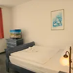 Esplanade Garni Otel 3*