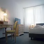 Hotel Esplanade Garni 3*