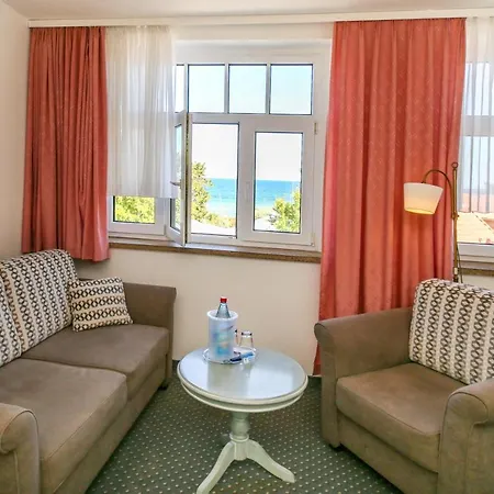 فندق Esplanade Garni 3*