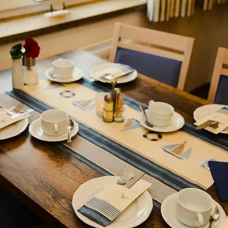 Esplanade Garni فندق