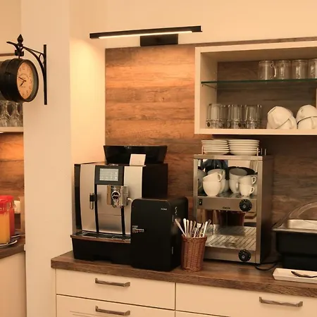 호텔 Esplanade Garni 3*