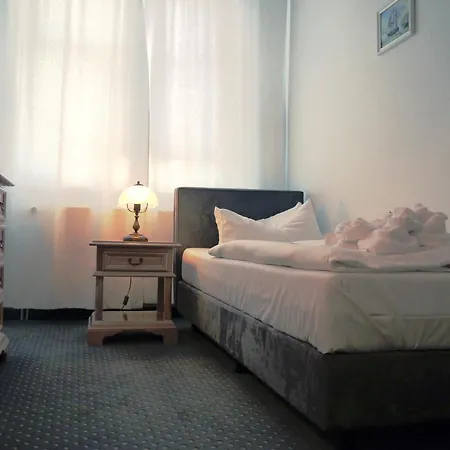 فندق Esplanade Garni