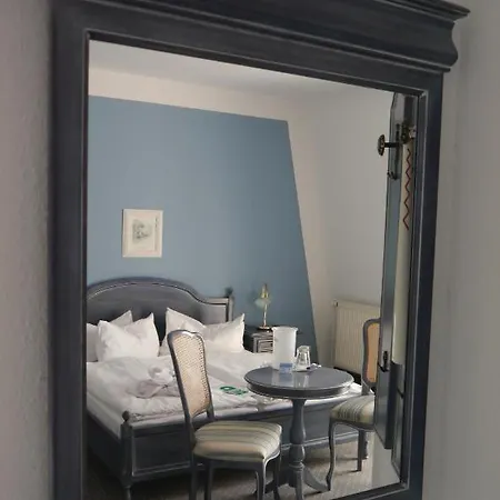 فندق Esplanade Garni 3*