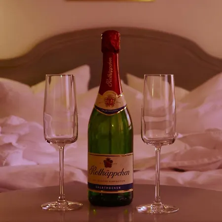 Esplanade Garni فندق 3*