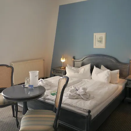 Esplanade Garni فندق