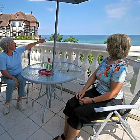 Esplanade Garni Otel Kühlungsborn