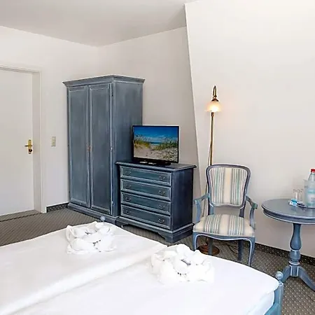 Esplanade Garni Otel Kühlungsborn