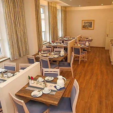 Esplanade Garni Otel 3*