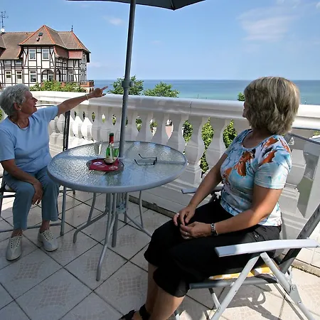 فندق Esplanade Garni 3*