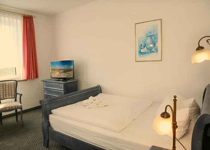 Esplanade Garni Hotel 3*