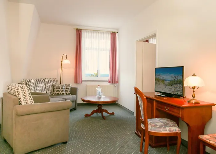 Esplanade Garni Hotel 3*