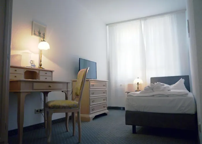 Otel Esplanade Garni 3*